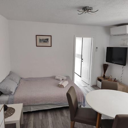 Apartments Boric Cres Εξωτερικό φωτογραφία